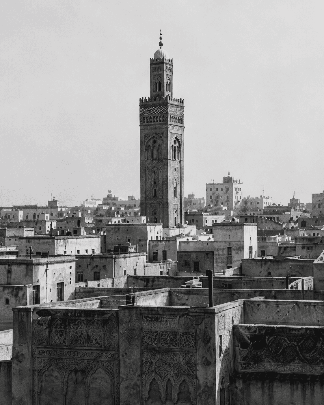 Minaret et ville de Casablanca